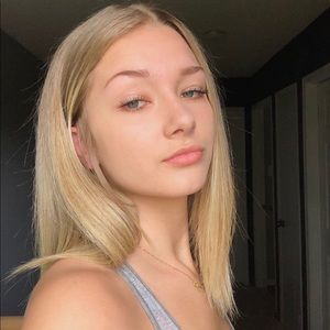 Meet your Posher, Caleigh